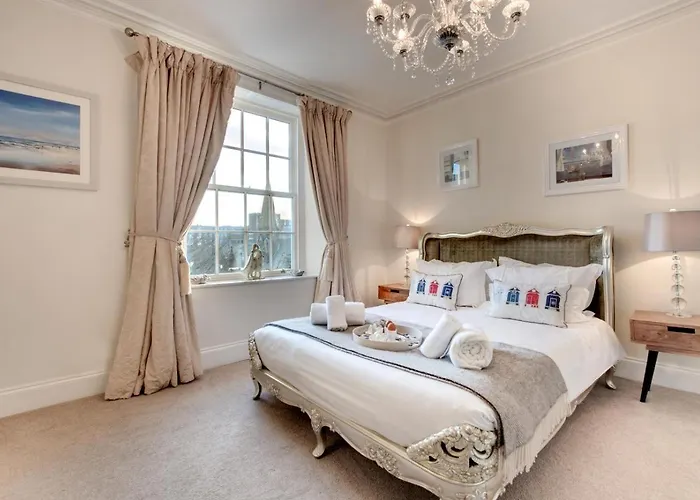 4 Bed In Oc-w474
