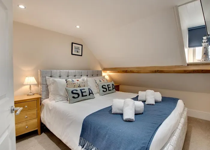 4 Bed In Oc-w474 * Whitby