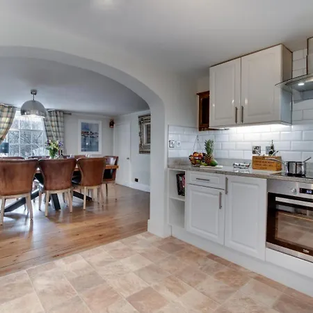 4 Bed In Whitby Oc-W474 Γουίτμπι