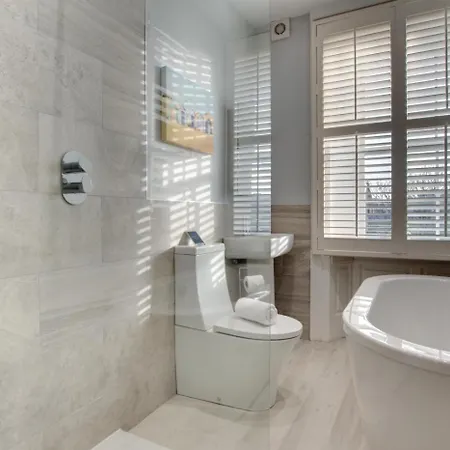 4 Bed In Whitby Oc-W474 Γουίτμπι