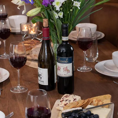 4 Bed In Whitby Oc-W474 *