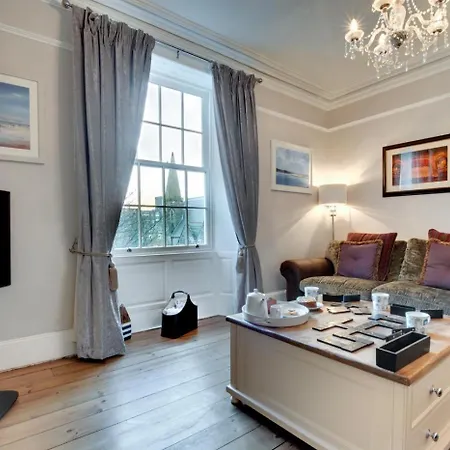 4 Bed In Oc-w474 * Whitby