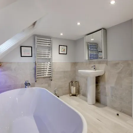 4 Bed In Oc-w474 *