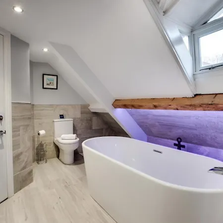 4 Bed In Oc-w474 וויטבי