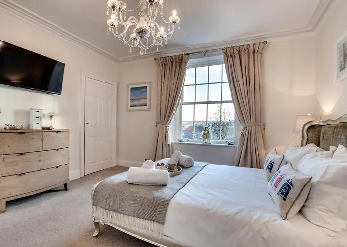 4 Bed In Oc-w474 Whitby