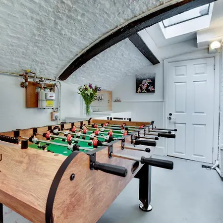 4 Bed In Oc-w474